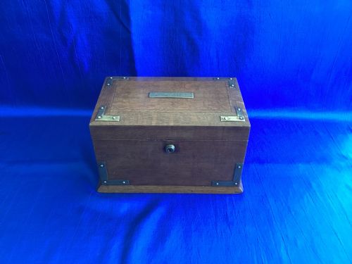 EDWARDIAN BRASS BOUND OAK CIGAR CABINET - ADDITIONAL PHOTO 6