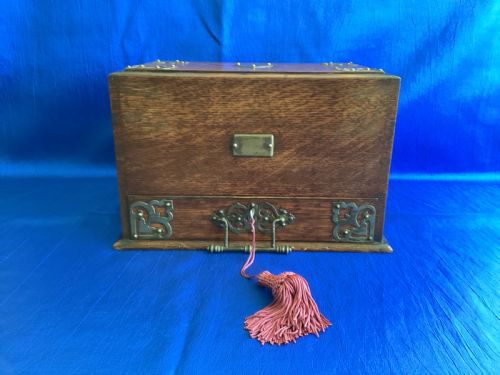 EDWARDIAN ARTS AND CRAFTS OAK BRASS BOUND WRITING STATIONERY BOX - ADDITIONAL PHOTO 1
