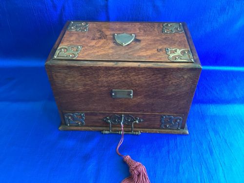 EDWARDIAN ARTS AND CRAFTS OAK BRASS BOUND WRITING STATIONERY BOX - ADDITIONAL PHOTO 3