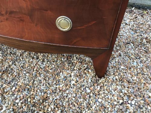 VICTORIAN MAHOGANY SMALL BOW FRONTED CHEST OF DRAWERS - ADDITIONAL PHOTO 10