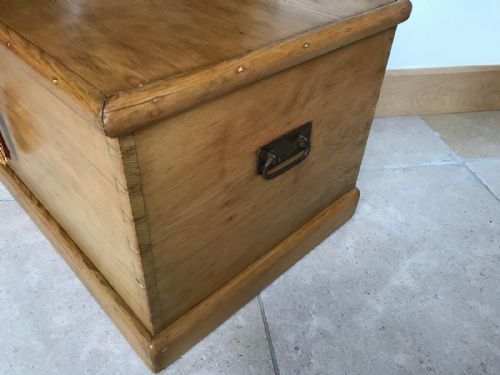 VICTORIAN ANTIQUE PINE BOX - ADDITIONAL PHOTO 2