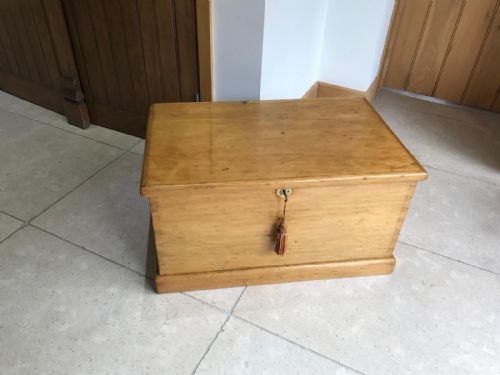 VICTORIAN ANTIQUE PINE BOX - ADDITIONAL PHOTO 3