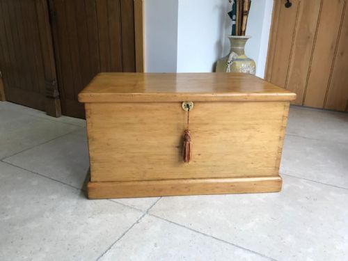 VICTORIAN ANTIQUE PINE BOX - ADDITIONAL PHOTO 4