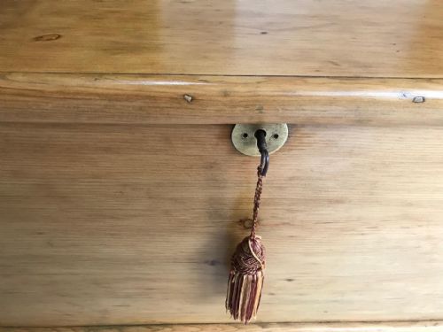VICTORIAN ANTIQUE PINE BOX - ADDITIONAL PHOTO 6