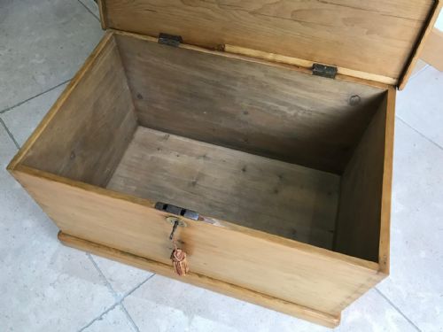 VICTORIAN ANTIQUE PINE BOX - ADDITIONAL PHOTO 8