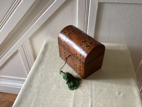 VICTORIAN DOMED TOP PARQUETRY AND WALNUT TEA CADDY PARQUETRY TEA CADDY - ADDITIONAL PHOTO 1