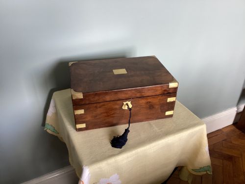 VICTORIAN WALNUT BRASS BOUND WRITING SLOPE - ADDITIONAL PHOTO 7