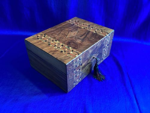 VICTORIAN WALNUT PARQUETRY JEWELLERYWATCH BOX - ADDITIONAL PHOTO 2