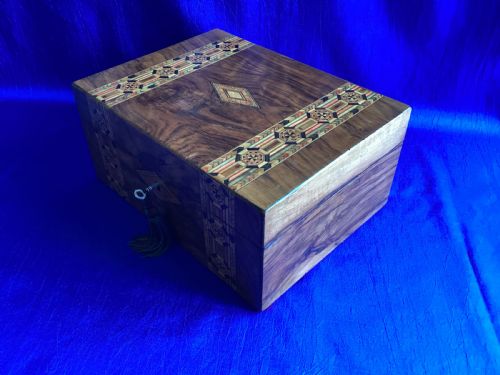 VICTORIAN WALNUT PARQUETRY JEWELLERYWATCH BOX - ADDITIONAL PHOTO 5