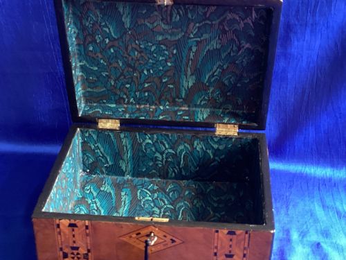VICTORIAN WALNUT AND PARQUETRY KEEPSAKE TRINKET BOX - ADDITIONAL PHOTO 5
