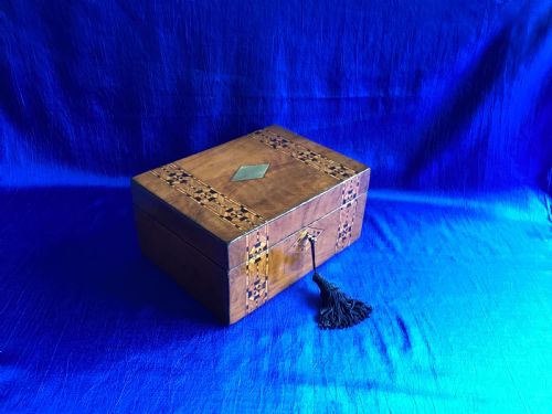 VICTORIAN WALNUT AND PARQUETRY KEEPSAKE TRINKET BOX - ADDITIONAL PHOTO 7