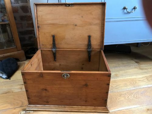 VICTORIAN PINE STORAGE BOX - ADDITIONAL PHOTO 3