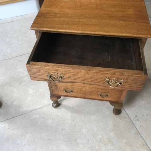 ANTIQUE OAK FOUR DRAWER BEDSIDE CHEST - ADDITIONAL PHOTO 2