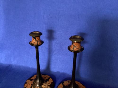 A PAIR OF ART NOUVEAU CARVED CANDLESTICKS - ADDITIONAL PHOTO 5
