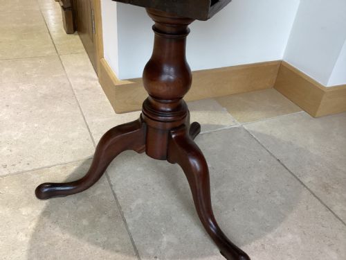 VICTORIAN MAHOGANY TILT TOP BREAKFAST TABLE - ADDITIONAL PHOTO 2