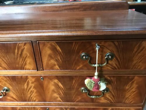 ANTIQUE MAHOGANY CHEST OF DRAWERS - ADDITIONAL PHOTO 4