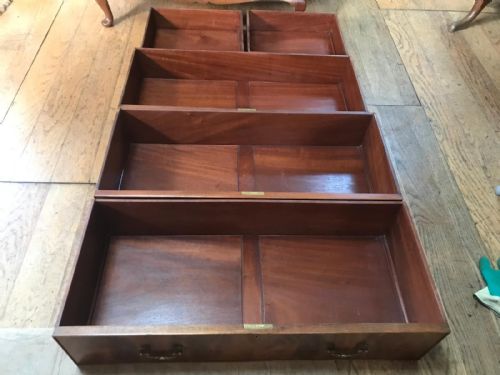 ANTIQUE MAHOGANY CHEST OF DRAWERS - ADDITIONAL PHOTO 7