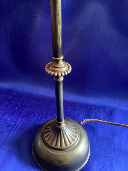EDWARDIAN BRASS TABLE LAMP - ADDITIONAL PHOTO 6