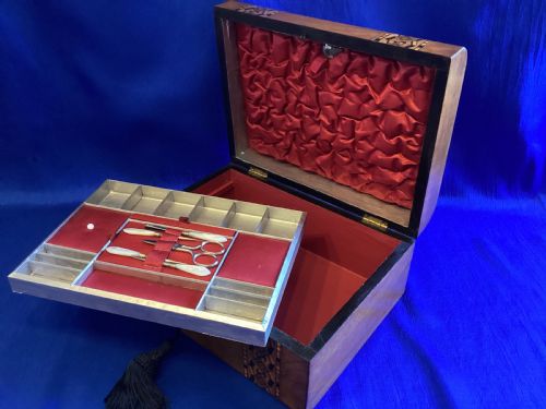 VICTORIAN WALNUT AND PARQUETRY DOMED SEWING BOX - ADDITIONAL PHOTO 11