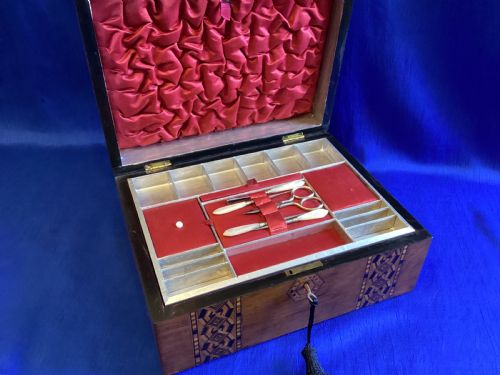 VICTORIAN WALNUT AND PARQUETRY DOMED SEWING BOX - ADDITIONAL PHOTO 13