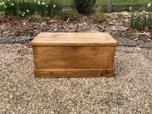 victorian pine storage box - CATEGORY: ANTIQUE BOXES - DATED VICTORIAN