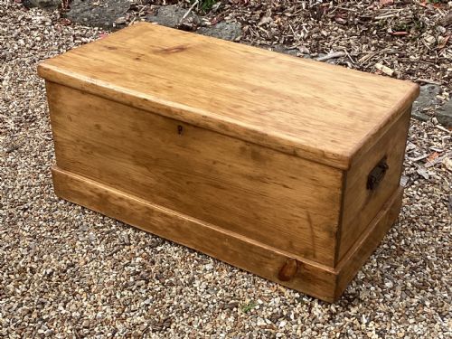 VICTORIAN PINE STORAGE BOX - ADDITIONAL PHOTO 3