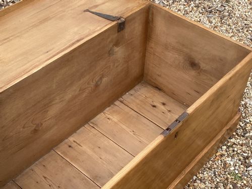 VICTORIAN PINE STORAGE BOX - ADDITIONAL PHOTO 5