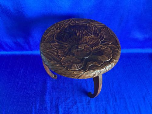 ANTIQUE LIBERTY AND CO CARVED DISPLAY TABLEPLANT STAND - ADDITIONAL PHOTO 8