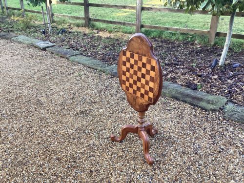 VICTORIAN WALNUT TILT TOP CHESS TABLE - ADDITIONAL PHOTO 1
