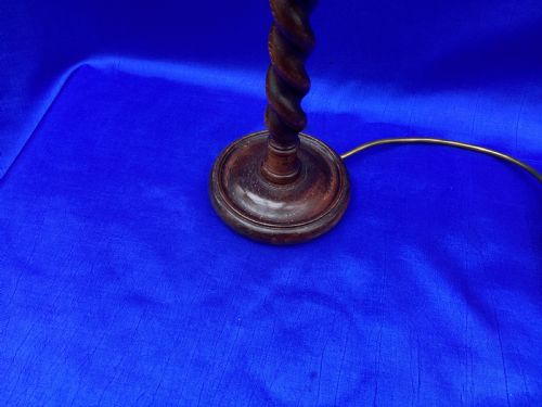 EDWARDIAN BARLEY TWIST OAK TABLE LAMP - ADDITIONAL PHOTO 8