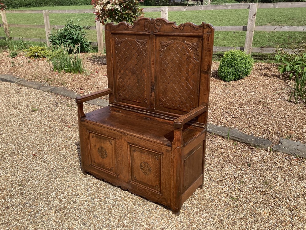 Victorian French country oak settle View II