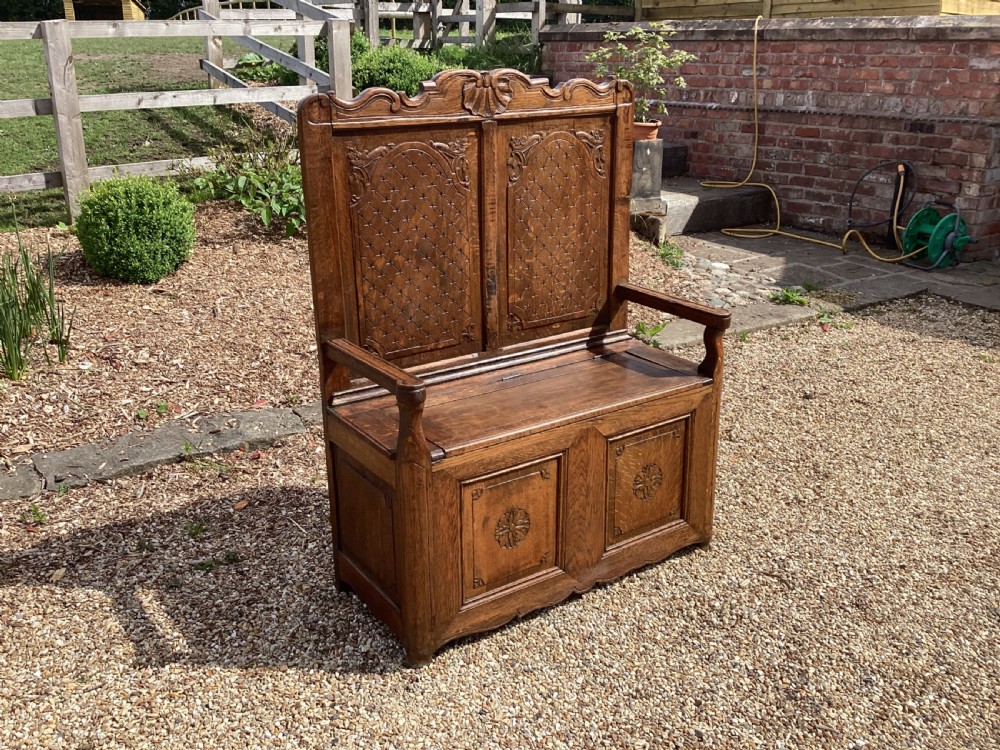 Victorian French country oak settle View III