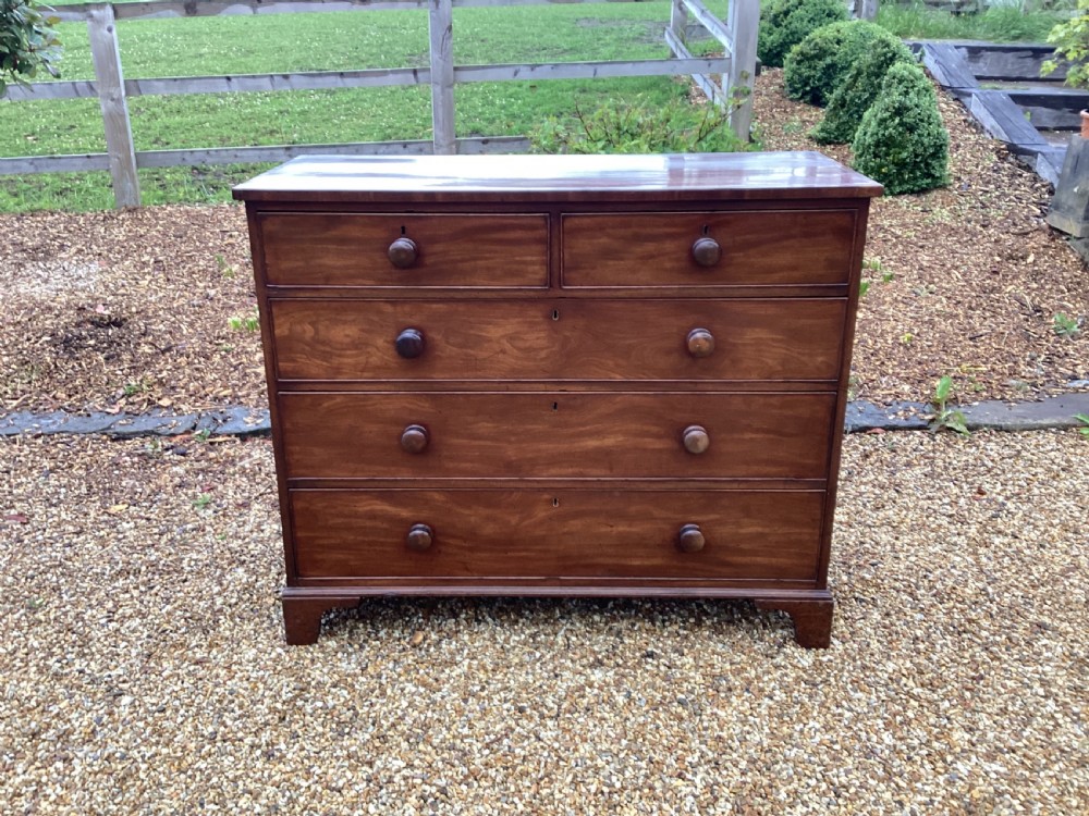 Georgian mahogany chest of drawers