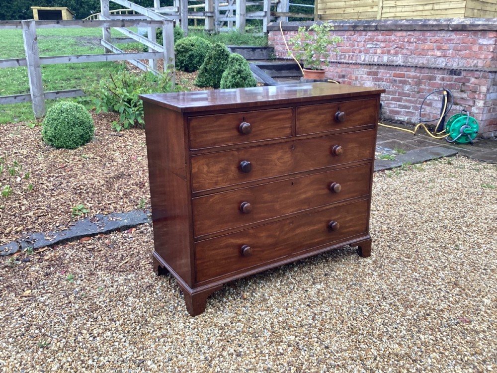 Georgian mahogany chest of drawers View IV