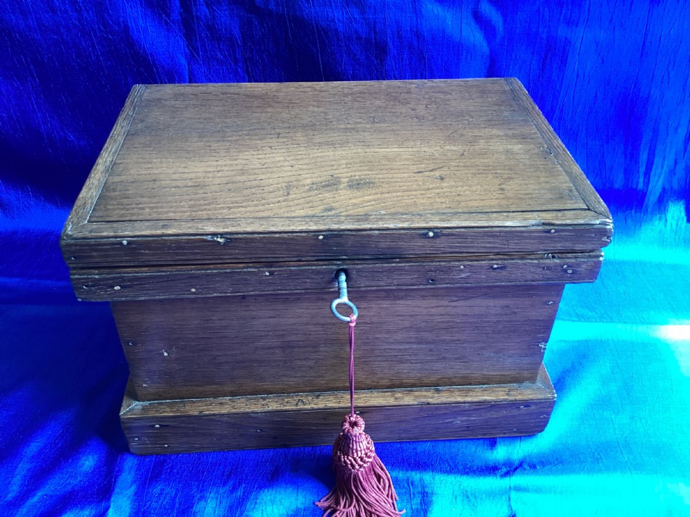 Antique oak keepsake box