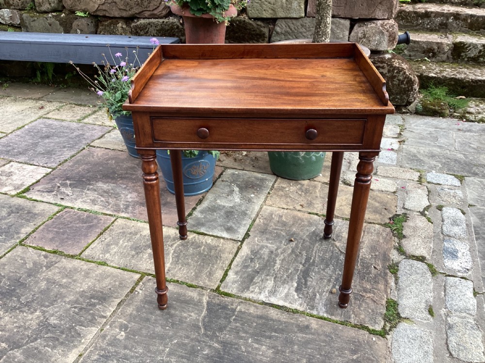 Georgian mahogany wash stand