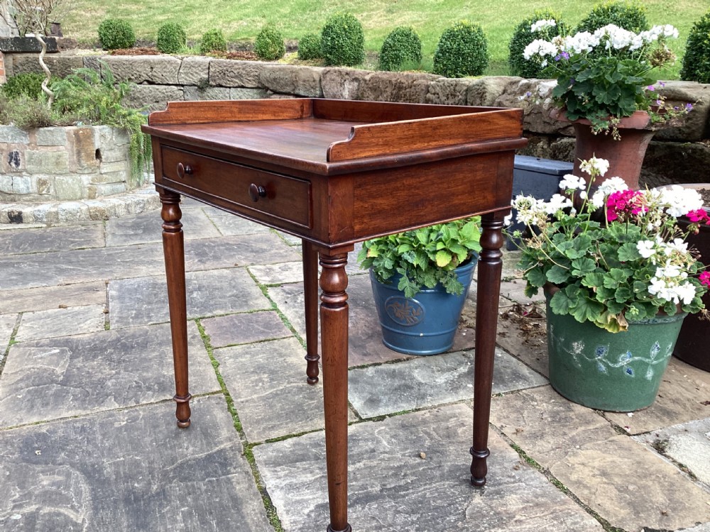 Georgian mahogany wash stand View V