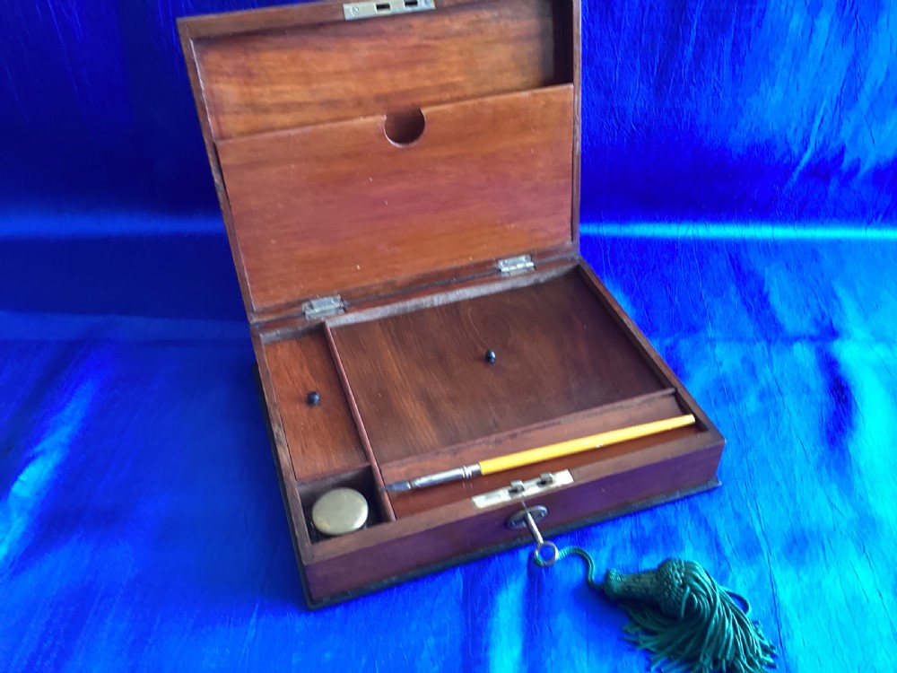 Edwardian walnut ladies travelling writing box View V
