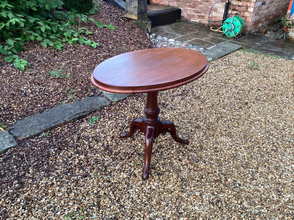 Victorian mahogany tilt top breakfast table View IV