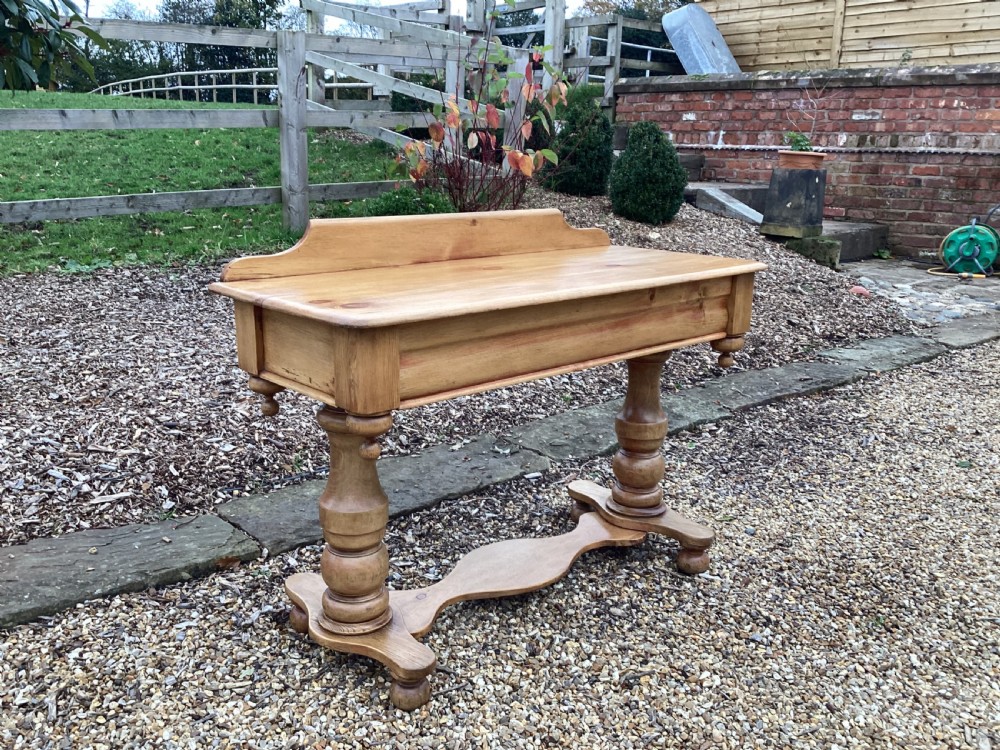 Victorian pair of pine dressing table and washstand  View VIII