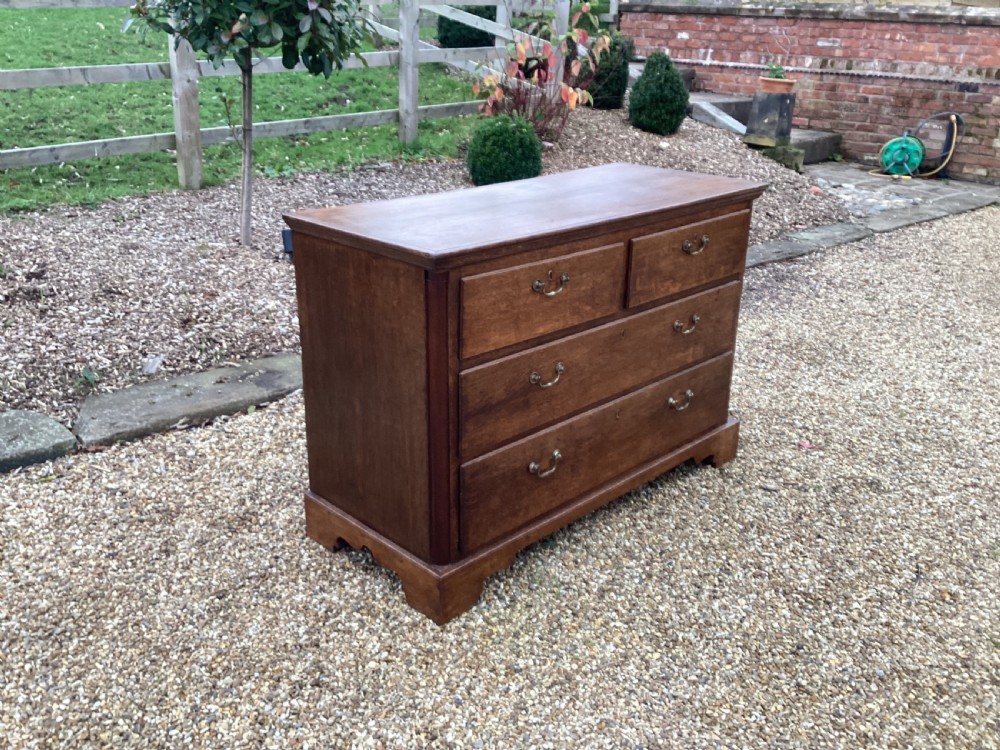 Georgian Oak chest of drawers View II