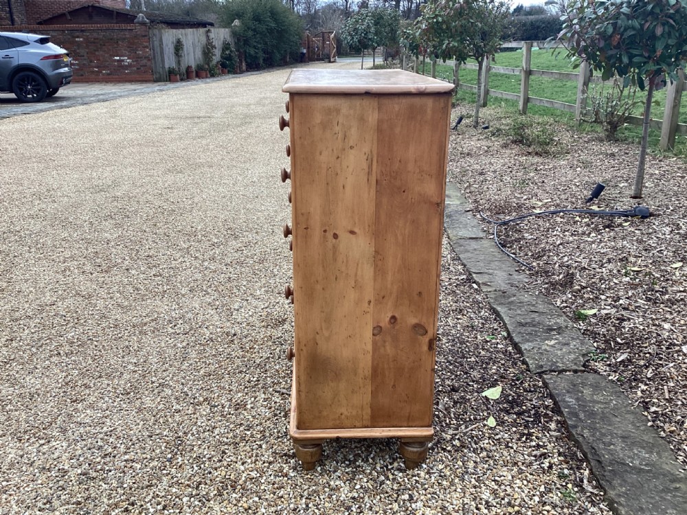 Victorian pine chest of drawers View III
