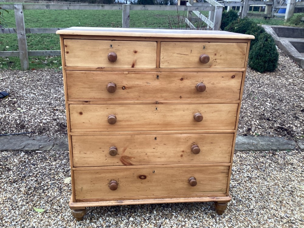 Victorian pine chest of drawers View VII