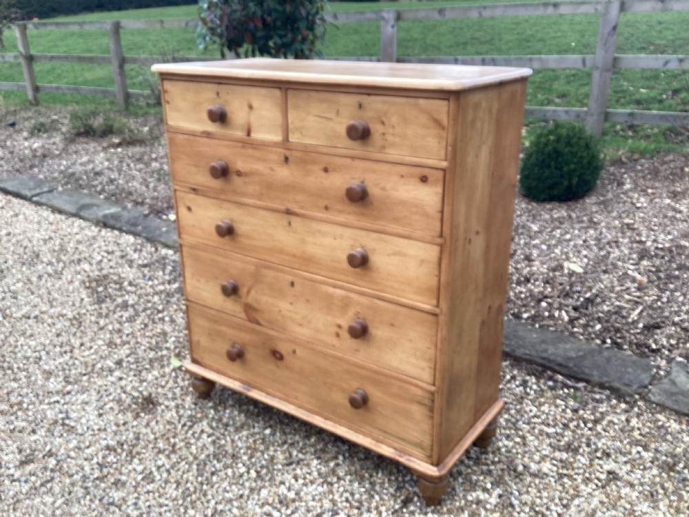 Victorian pine chest of drawers View VIII