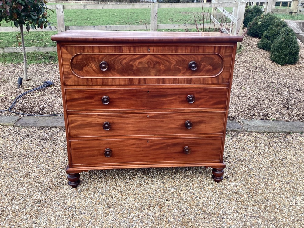 Victorian mahogany chest of drawers