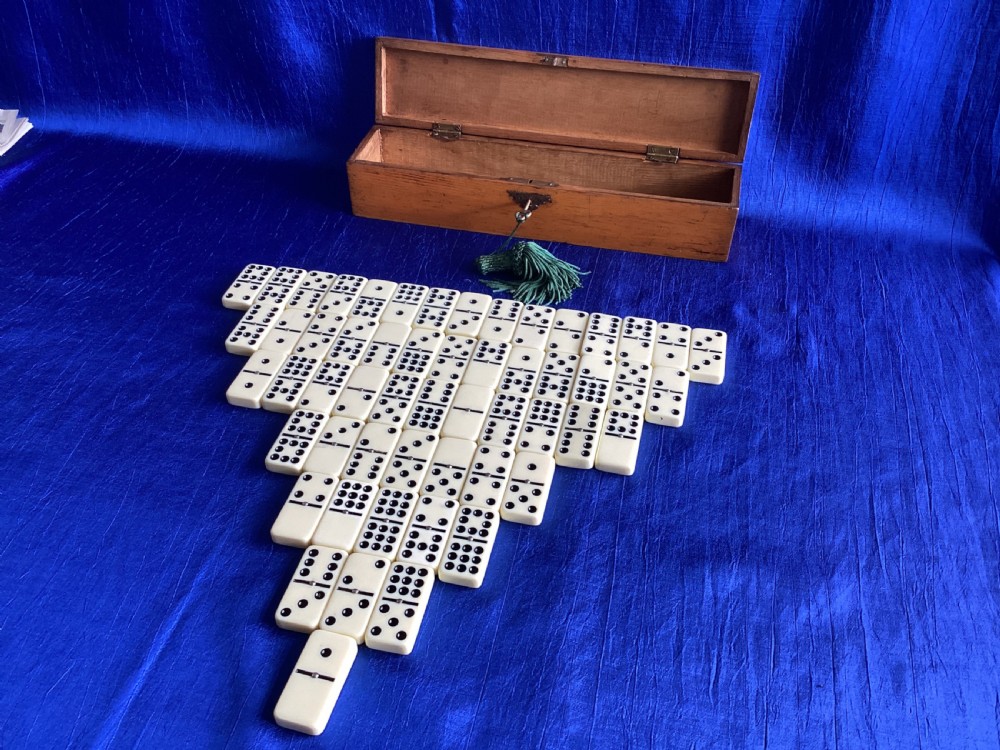 Edwardian set of double nine dominos View V