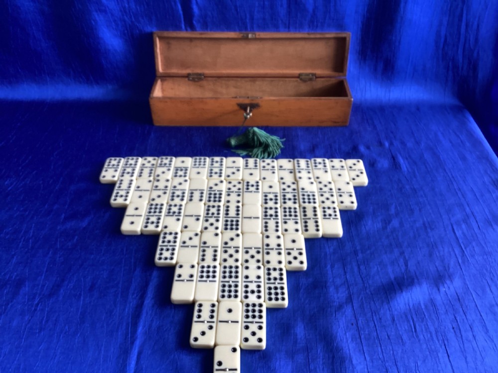 Edwardian set of double nine dominos View VII