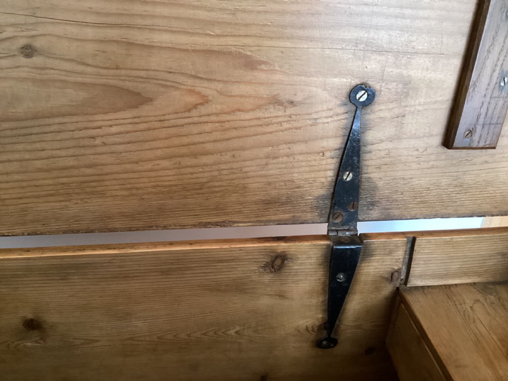 Victorian pine storage box View VI