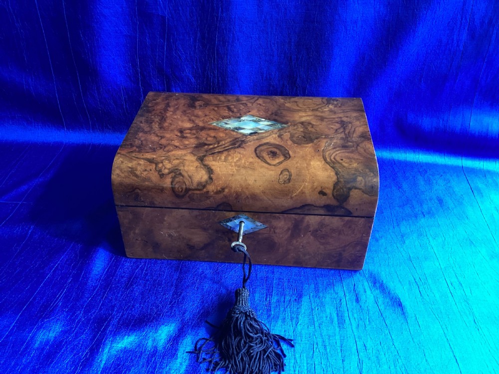 Victorian burr walnut jewellery box View II