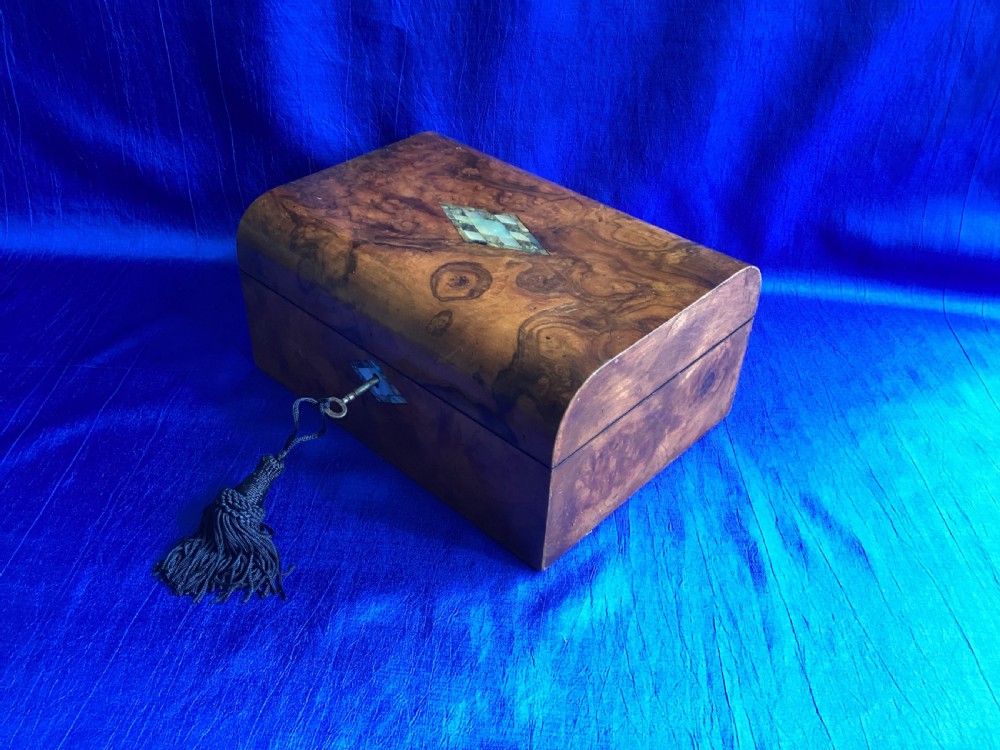 Victorian burr walnut jewellery box View III